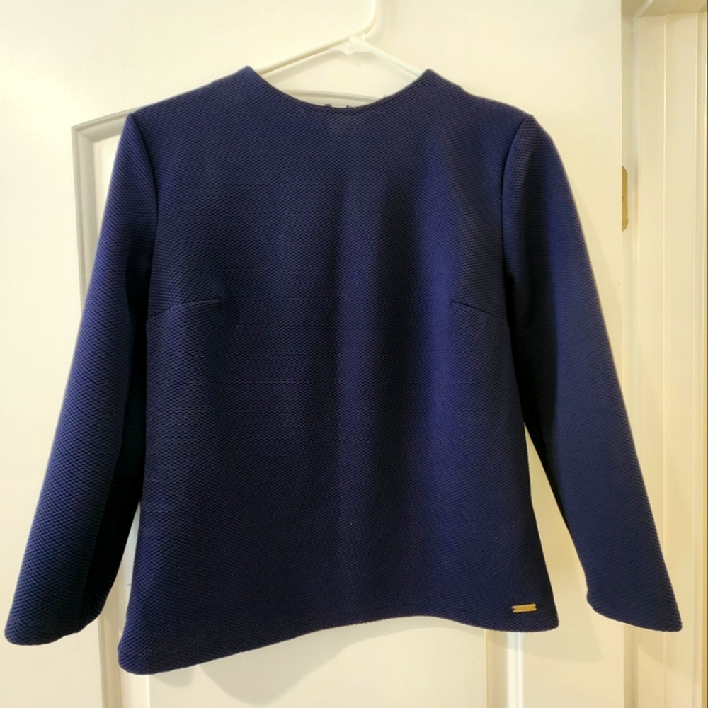 Woman top blouse , dark blue, good condition,  size small, perfect for everyday